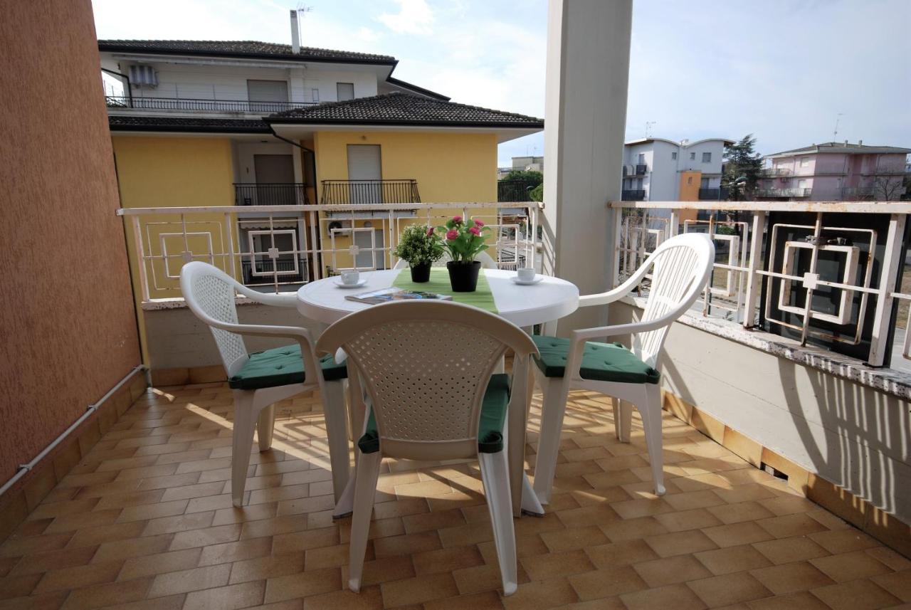 Apartmán Residenza Gardenia Lignano Sabbiadoro Exteriér fotografie
